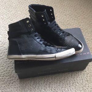 Steve Madden Black/Gold Dougiee